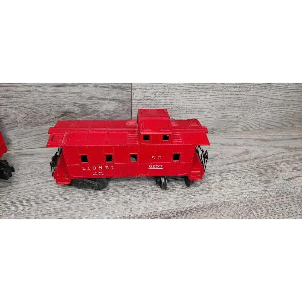 Lionel O Gauge 5 Car Lot: 6257 Caboose, 25000 Lehigh Hopper, 6462 Gondola w/Load